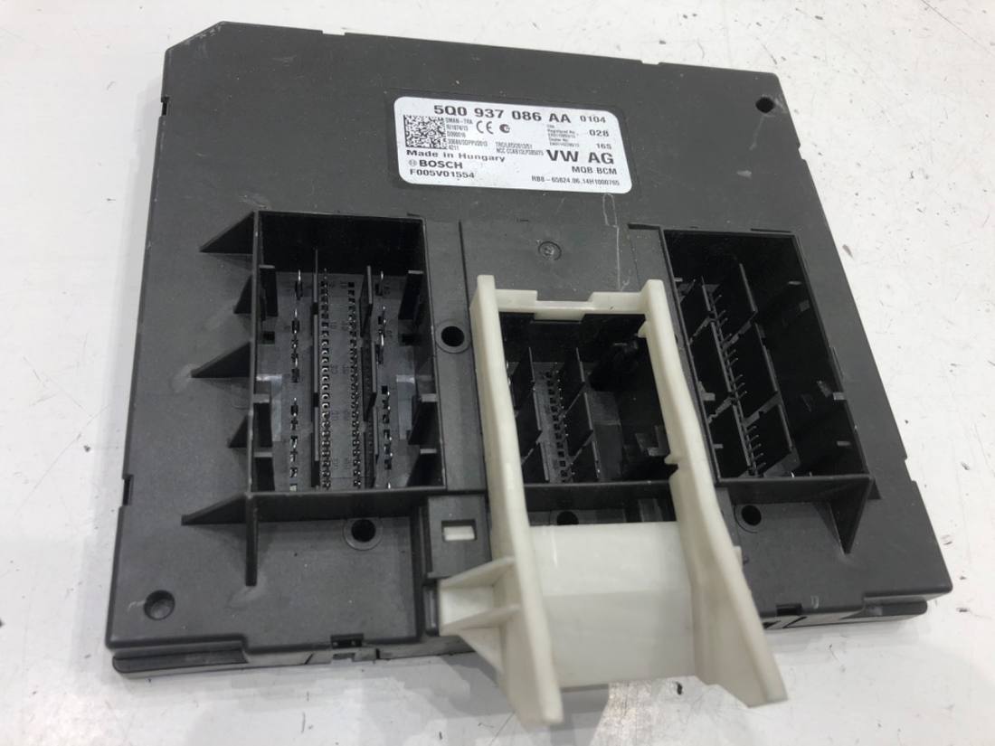 Блок керування модуль Volkswagen Golf 7 5Q0937086AA