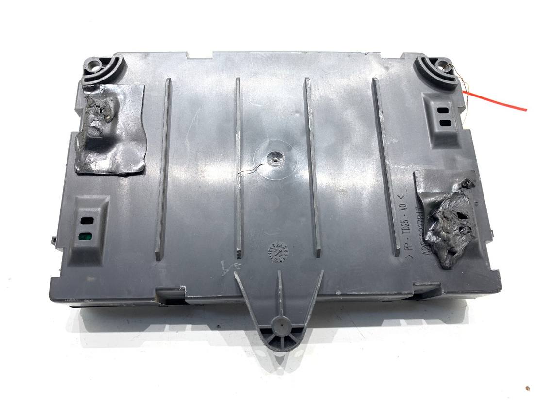 Блок керування модуль Peugeot 3008 9665778480