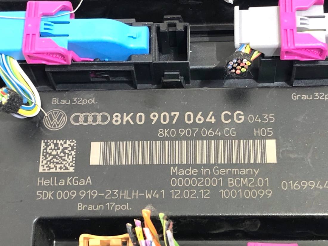 Блок керування модуль Audi A4 B8 8K0907064CG — фото деталі 4
