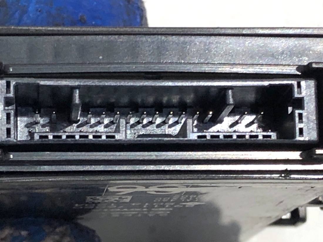 Блок керування модуль Toyota Camry 89111-76050 — фото деталі 3