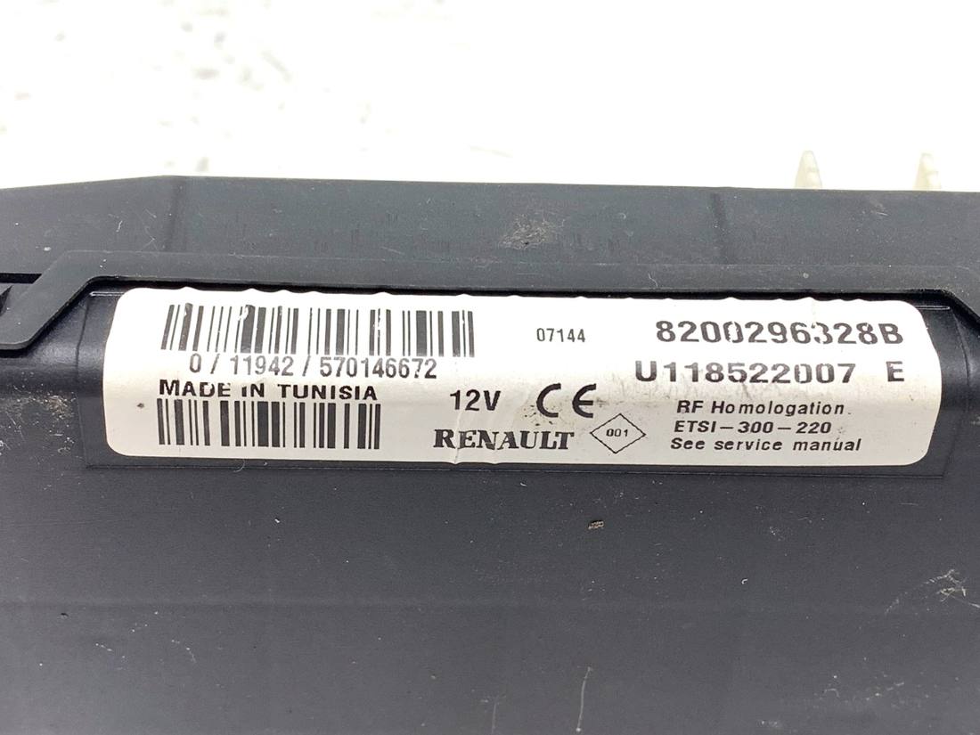 Блок керування модуль Dacia Logan 8200296328B — фото деталі 4