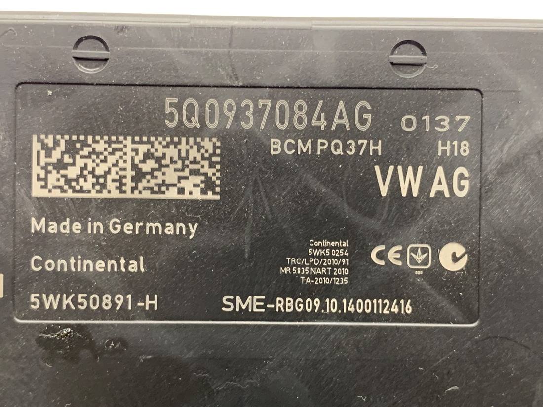Блок керування модуль Seat Leon 5Q0937084AG — фото деталі 4