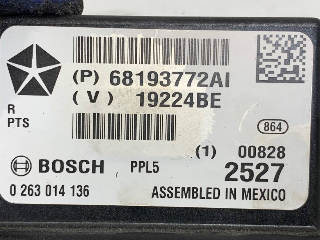 Блок керування модуль Chrysler Pacifica 68193772AI — фото деталі 4