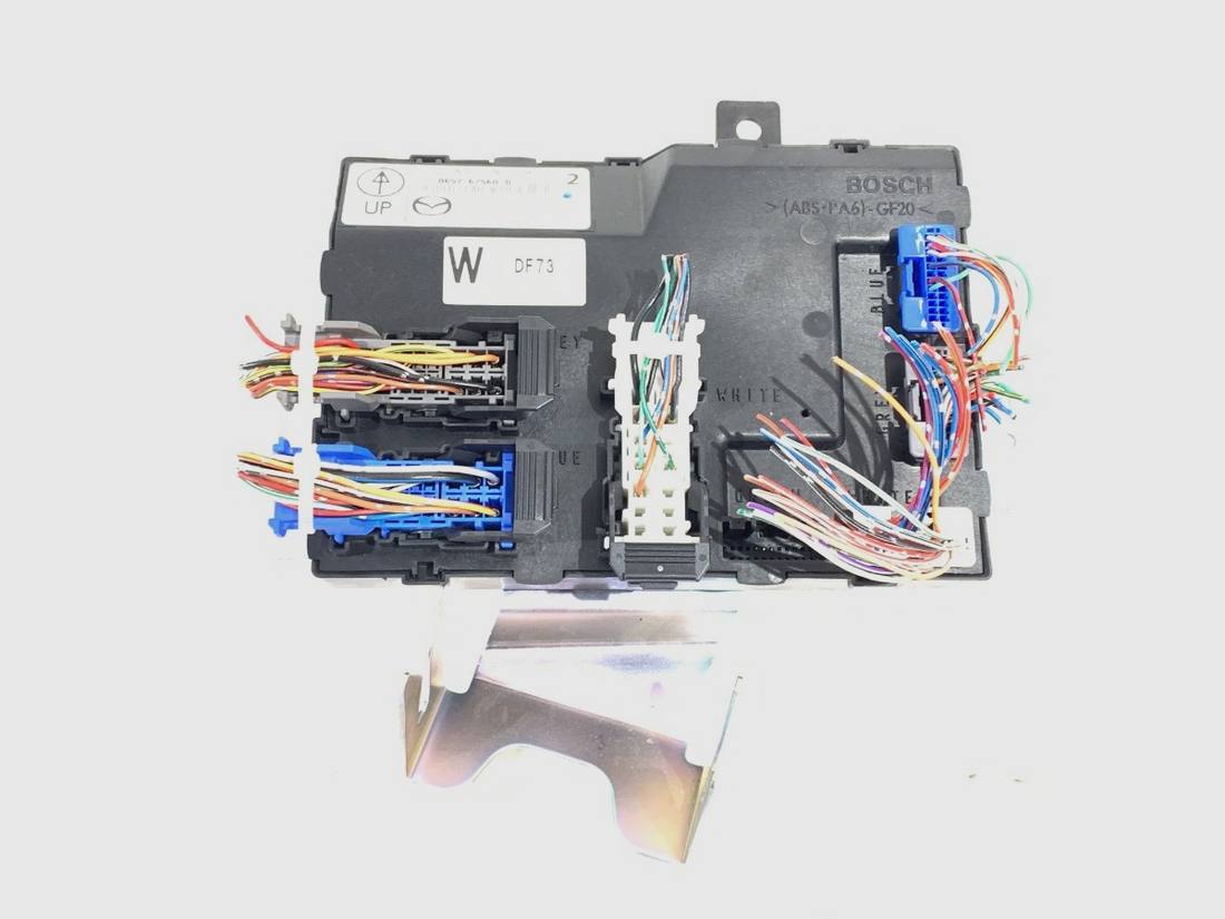 Блок управления модуль Mazda 2 D652-67560-D