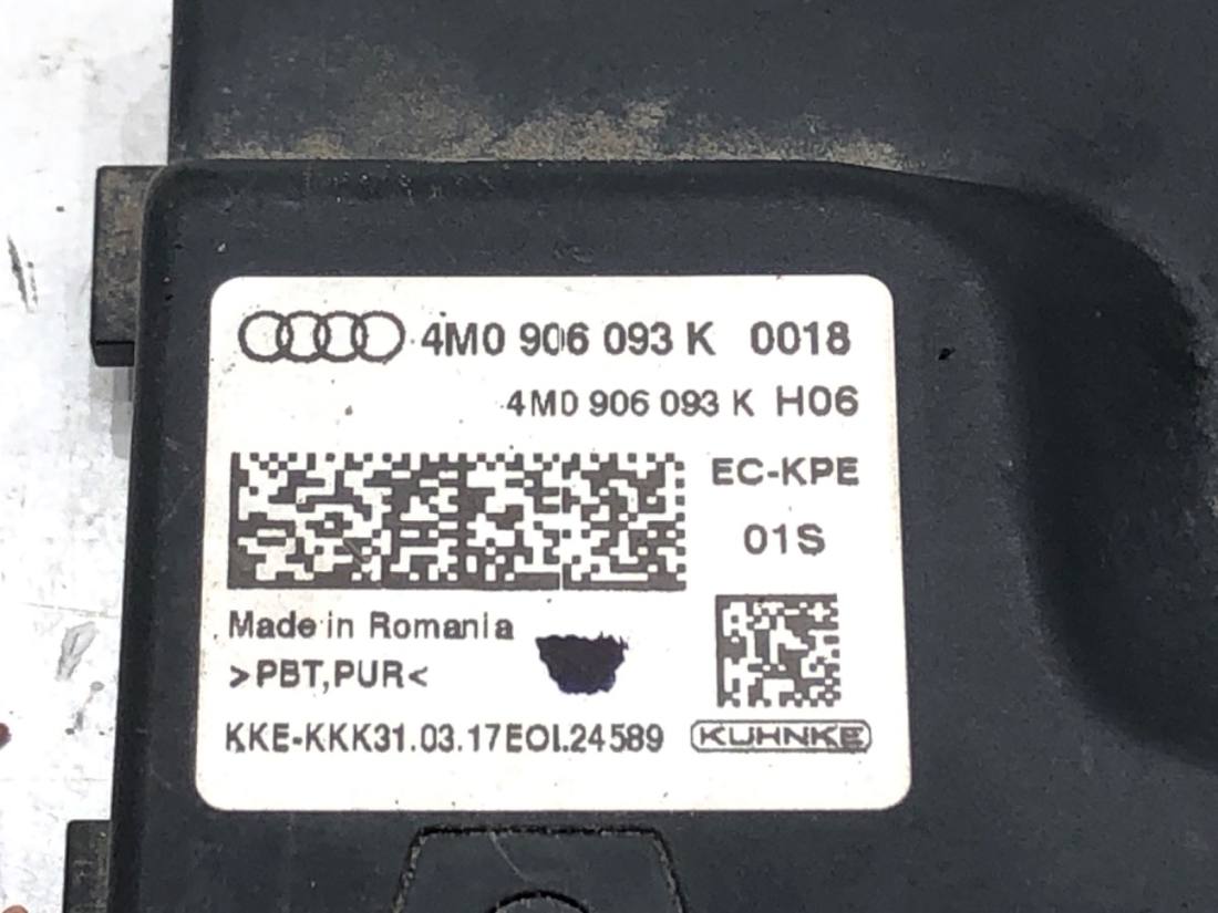 Блок керування модуль Audi Q7 4M0906093K — фото деталі 4