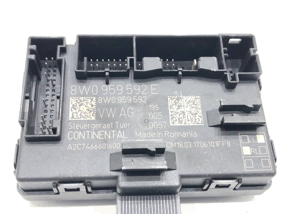 Блок керування модуль Audi A4 B9 8W0959592E — фото деталі 3