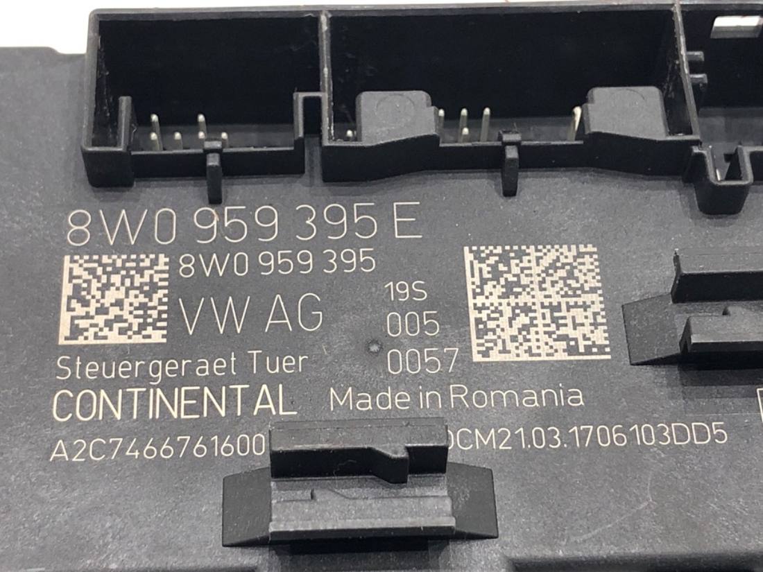 Блок керування модуль Audi A4 B9 8W0959395E — фото деталі 3