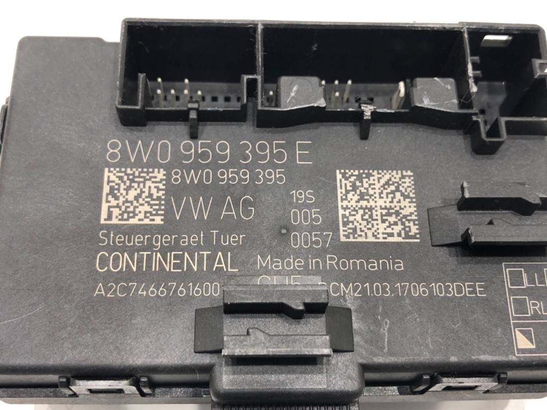 Блок керування модуль Audi A4 B9 8W0959395E — фото деталі 4