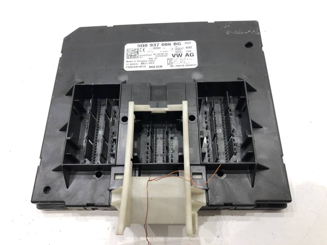 Блок керування модуль Volkswagen Passat B8 5Q0937086BG
