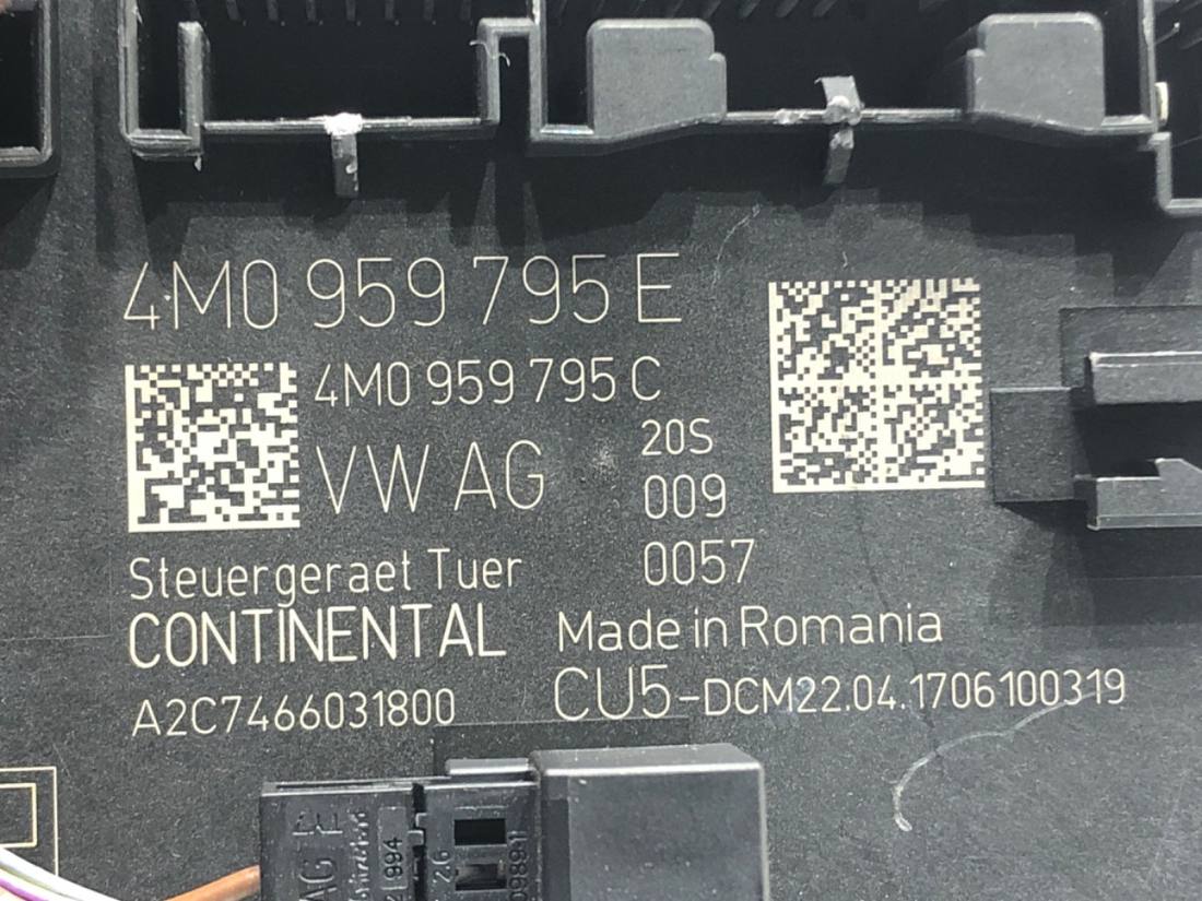 Блок керування модуль Audi A4 B9 4M0959795E — фото деталі 4