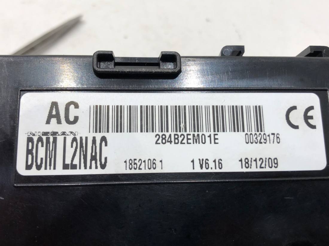 Блок керування модуль Nissan Note 284B2EM01E — фото деталі 4