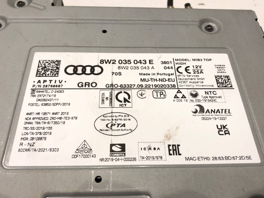 Блок керування модуль Audi A4 B9 8W2035043E — фото деталі 4