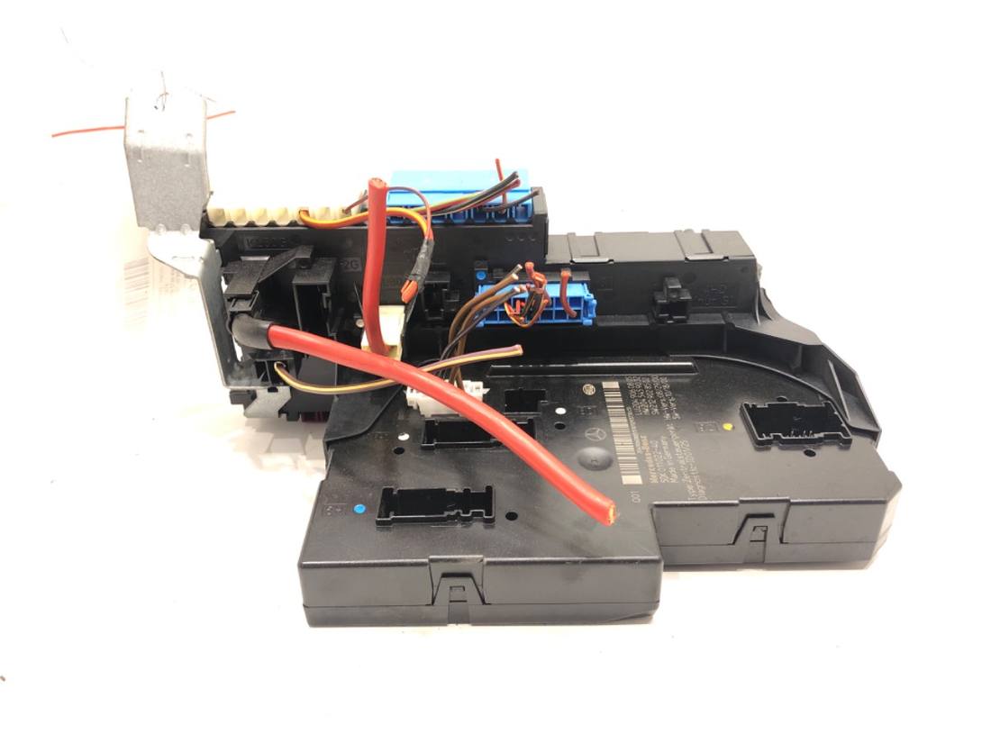 Блок керування модуль Mercedes C W204 2049060805