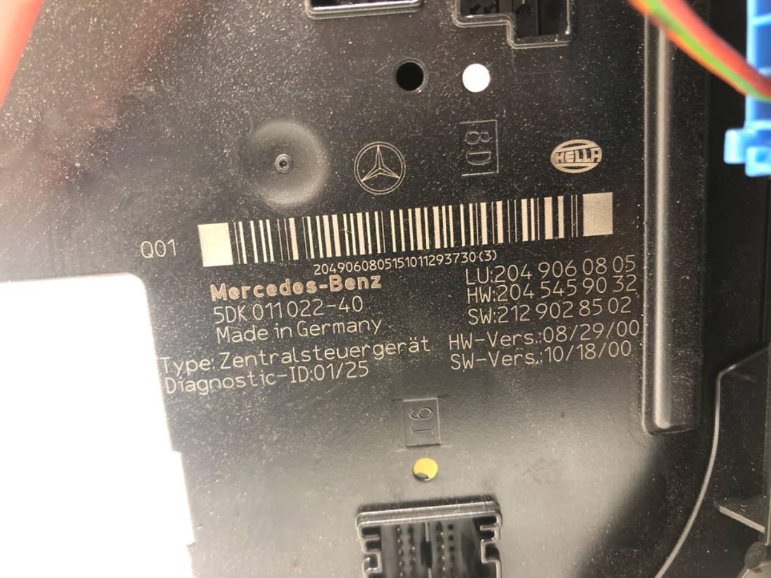 Блок керування модуль Mercedes C W204 2049060805 — фото деталі 4