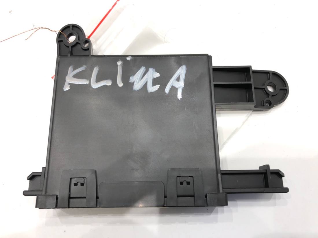 Блок керування модуль Toyota Yaris 4 88650-K0120 — фото деталі 2