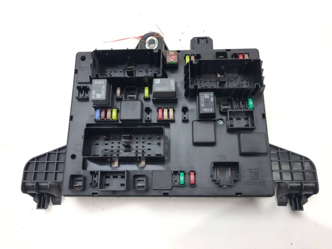 Блок керування модуль Opel Astra J 13302301