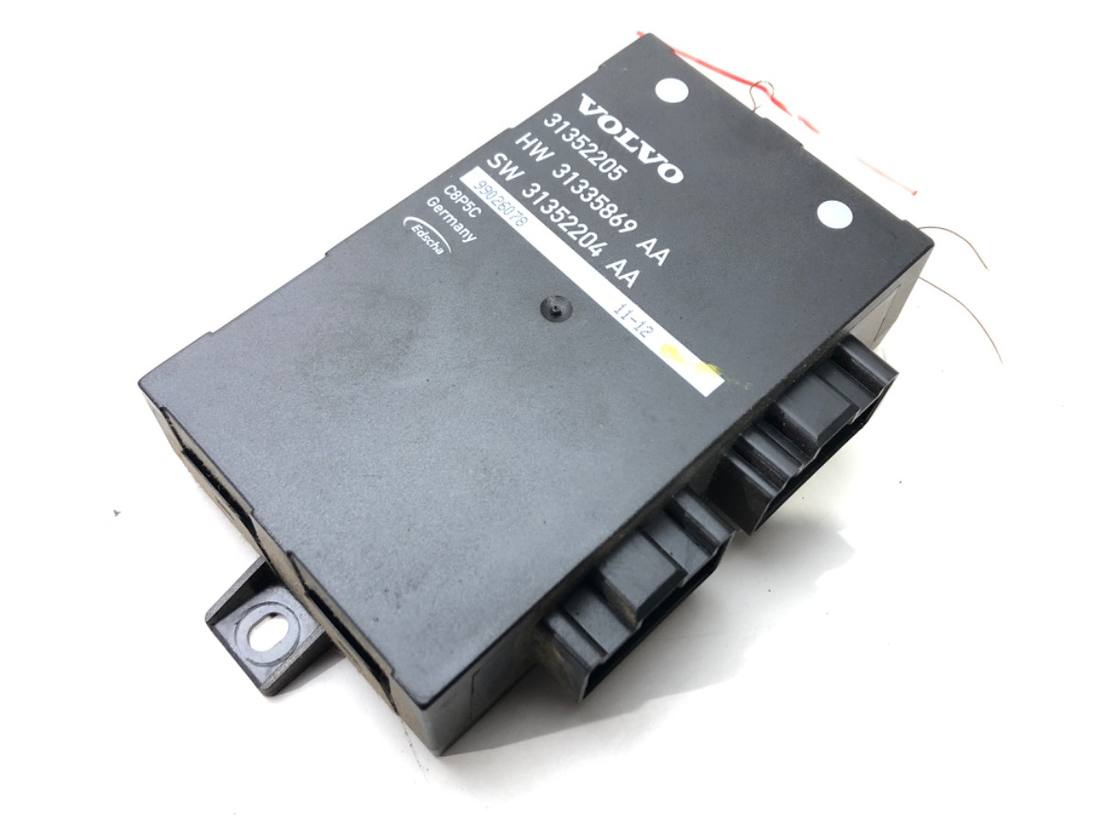 Блок управления модуль Volvo V70 31352205
