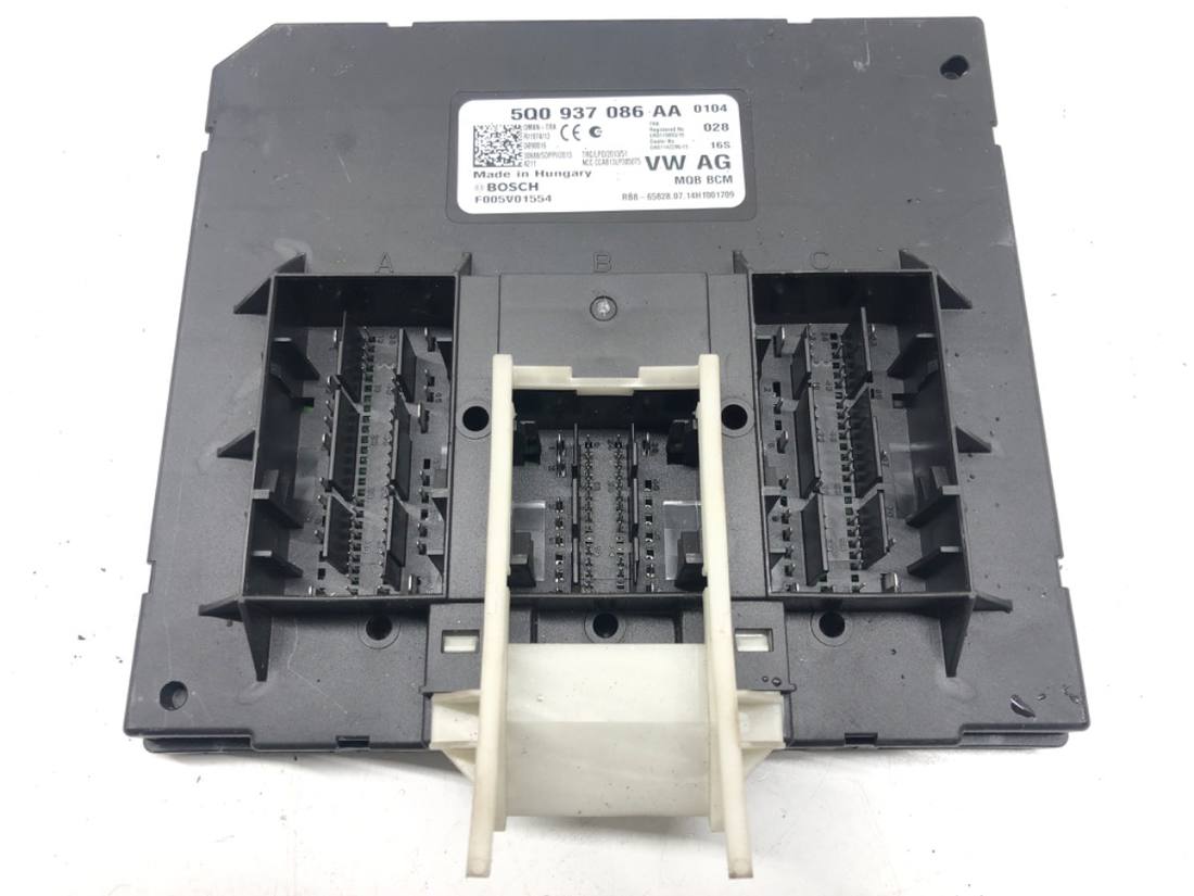 Блок керування модуль Volkswagen Golf 7 5Q0937086AH