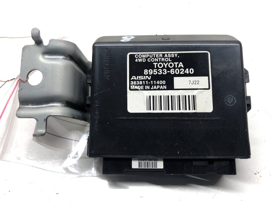 Блок керування модуль Toyota Land Cruiser 89533-60240