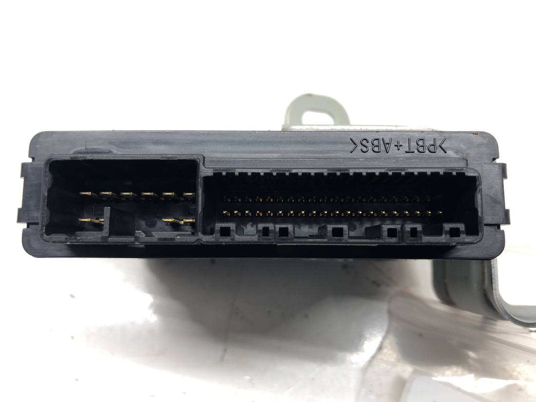 Блок керування модуль Toyota Land Cruiser 89533-60240 — фото деталі 3