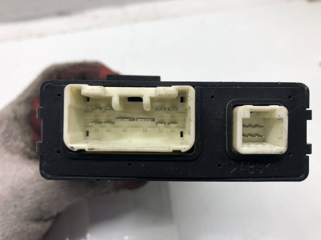 Блок керування модуль Toyota Land Cruiser 89815-60010 — фото деталі 4