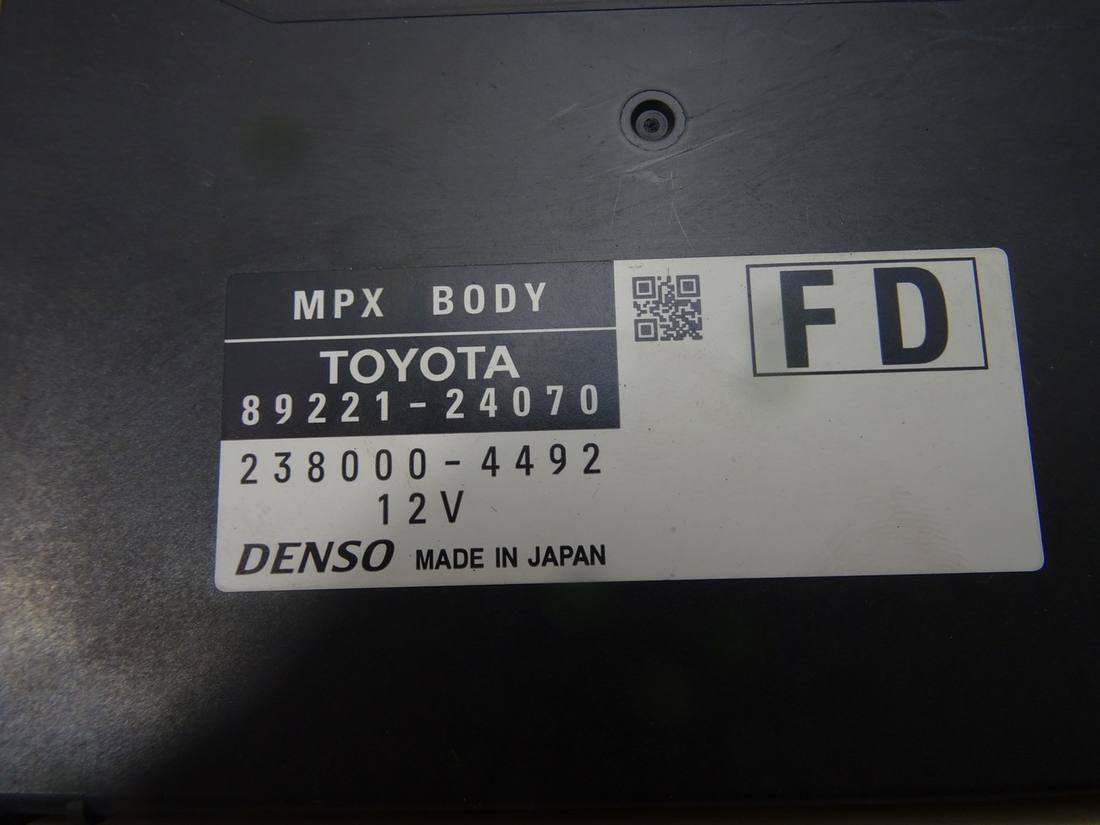 Блок керування модуль Lexus RC 89221-24070 — фото деталі 2