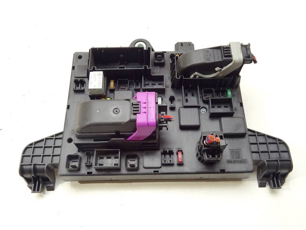 Блок керування модуль Opel Astra J 13368651