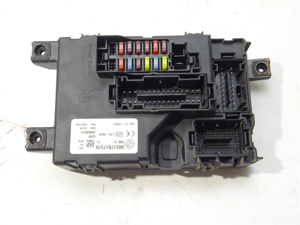 Блок керування модуль Fiat Punto 00517817570 — фото деталі 2