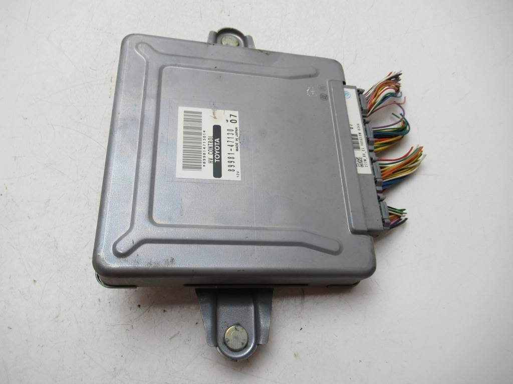 Блок керування модуль Toyota Prius 89981-47130 — фото деталі 5