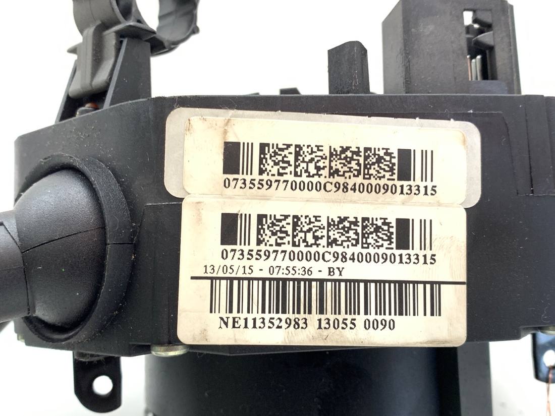 Тубус підрульовий блок перемикачів Fiat Punto 073559770000 — фото деталі 4