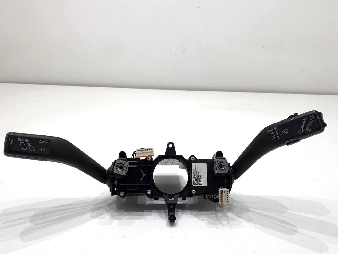 Тубус підрульовий блок перемикачів Volkswagen Scirocco 5K0953521Q 5K0953502A