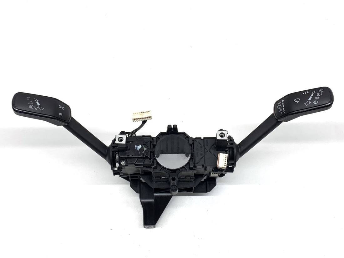 Тубус підрульовий блок перемикачів Volkswagen Passat B8 3Q0953521P