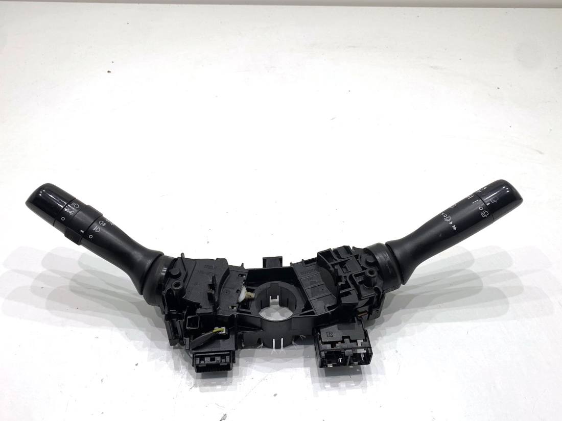 Тубус підрульовий блок перемикачів Toyota Yaris 4 02311-17F611