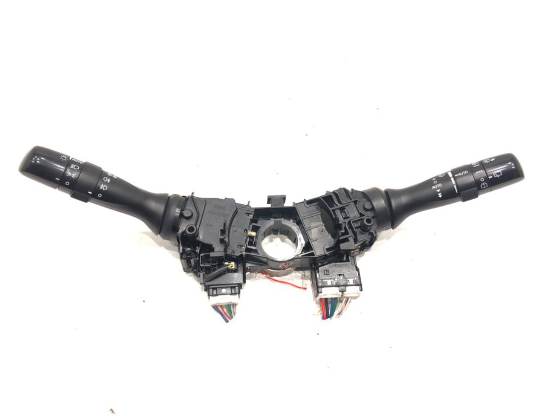 Тубус підрульовий блок перемикачів Toyota Auris 02331-17F613