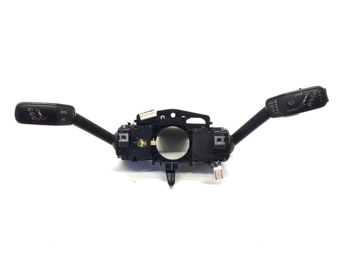 Тубус підрульовий блок перемикачів Volkswagen Golf 7 5Q0953507HM