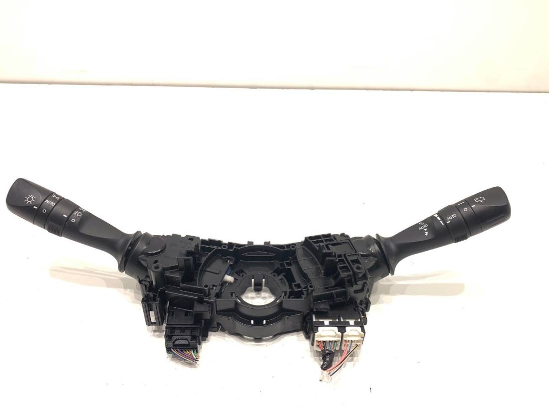 Тубус підрульовий блок перемикачів Toyota Rav4 17F744