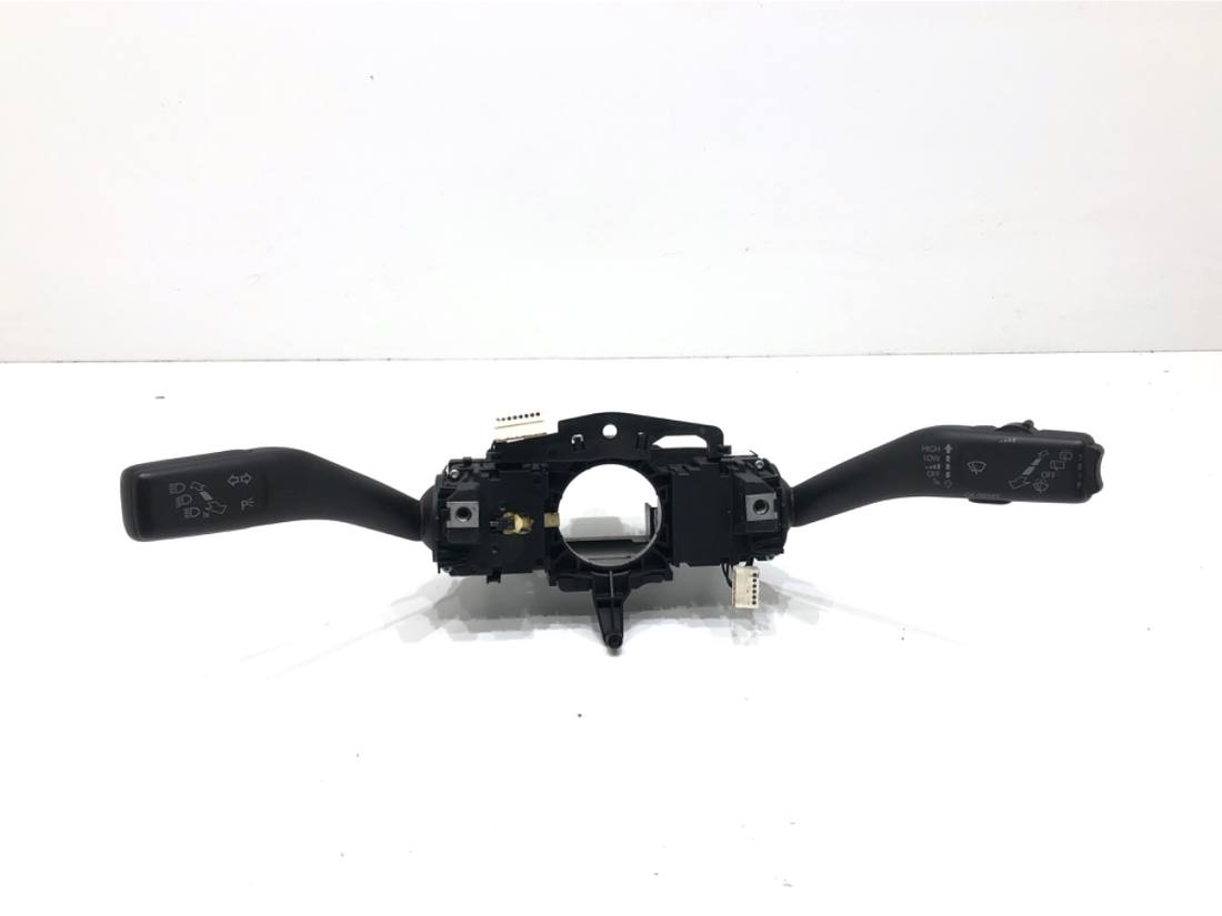 Тубус підрульовий блок перемикачів Volkswagen Golf 6 5K0953513L
