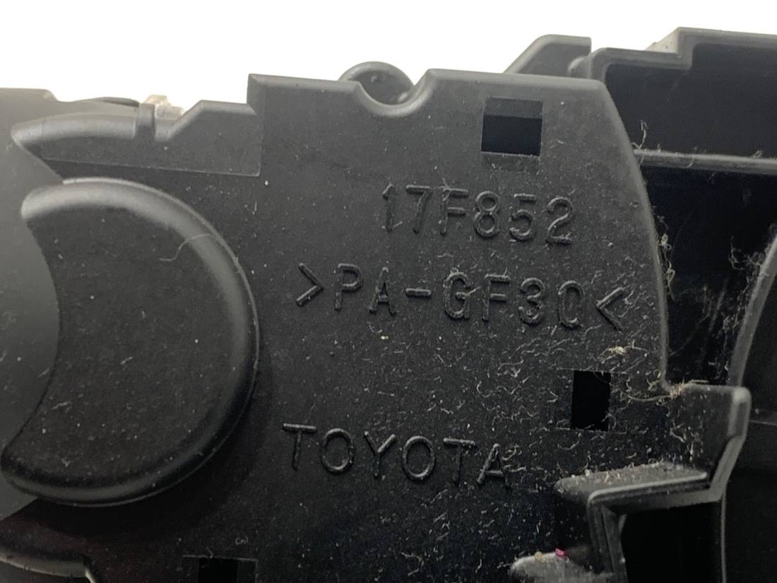 Тубус підрульовий блок перемикачів Toyota Auris 17F852 — фото деталі 6