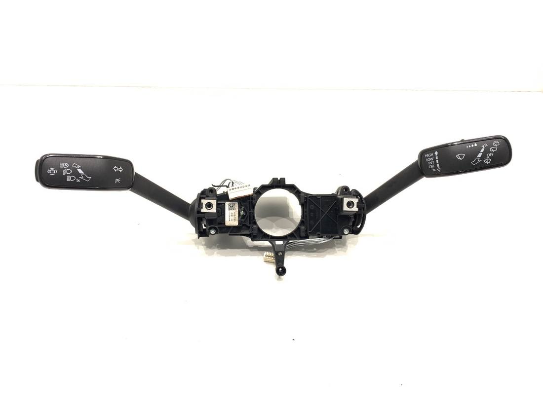 Тубус підрульовий блок перемикачів Volkswagen Passat B8 5Q1953521MR