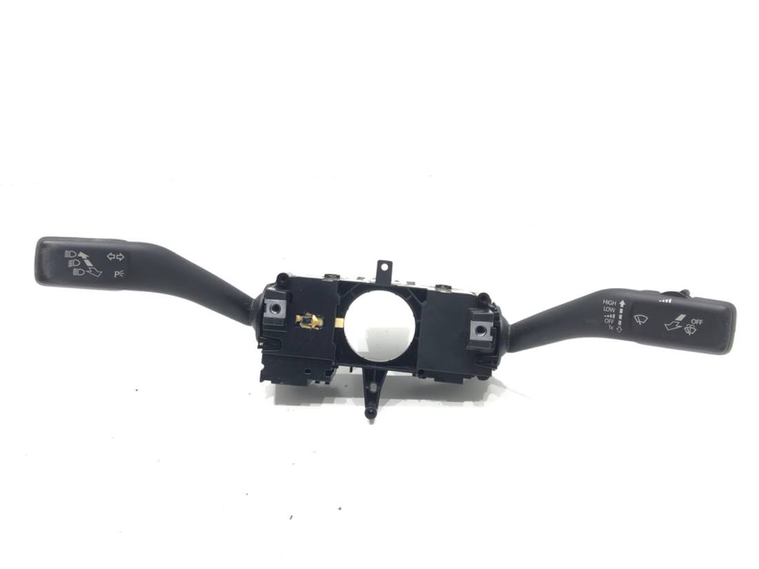 Тубус підрульовий блок перемикачів Volkswagen Jetta 5C5953513D