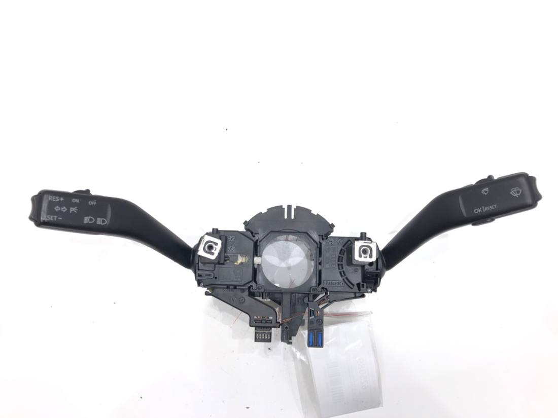 Тубус підрульовий блок перемикачів Volkswagen Jetta 1K0953513A