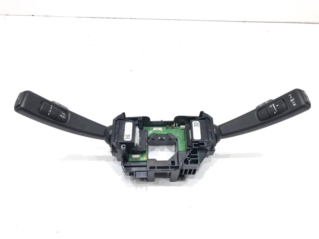 Тубус подрулевой блок переключателей Volvo V40 31394007