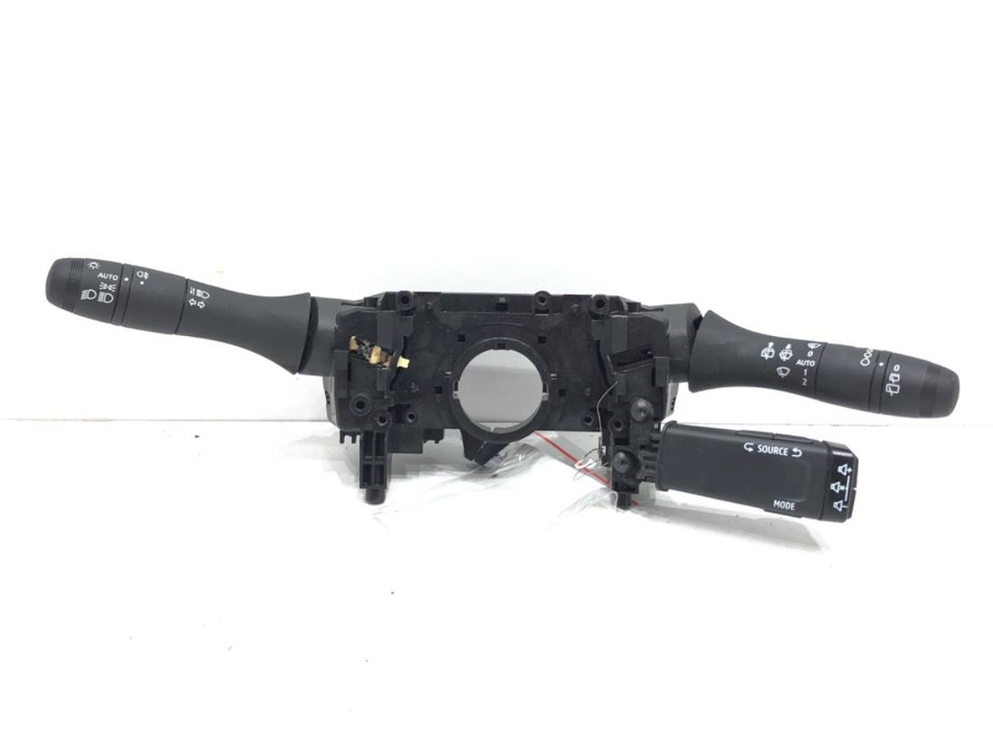 Тубус подрулевой блок переключателей Renault Captur 255674797R