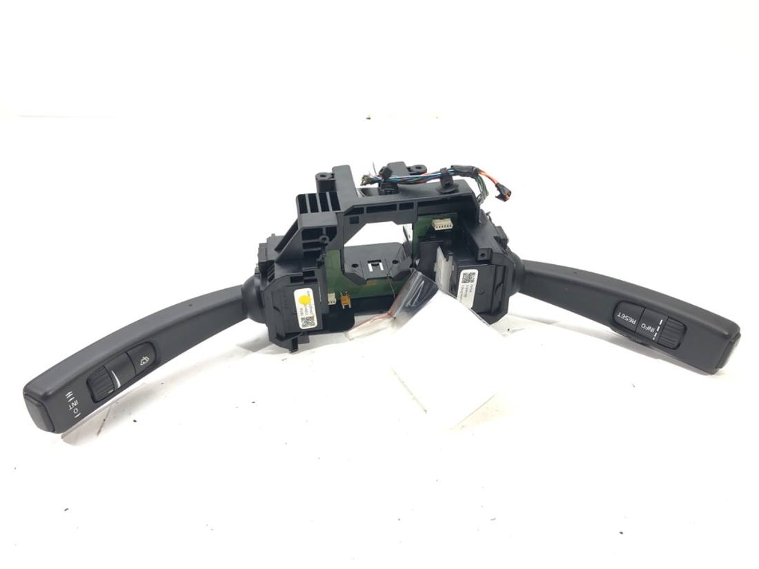 Тубус подрулевой блок переключателей Volvo S60 31264162