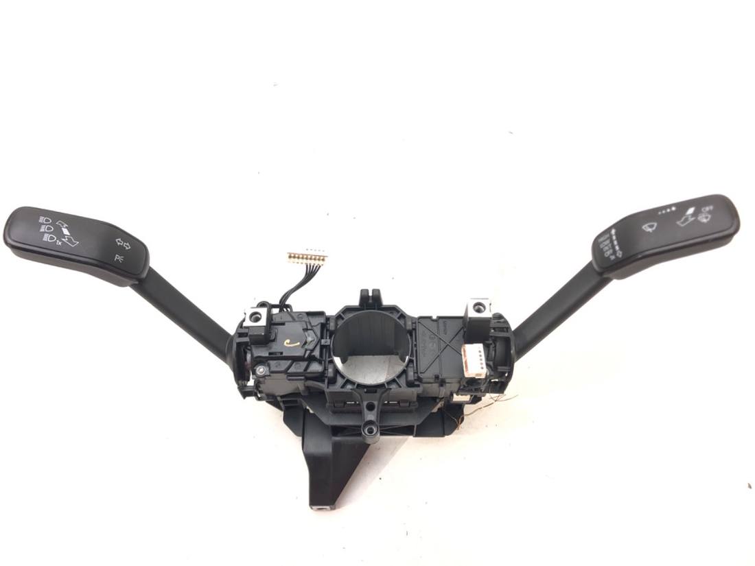 Тубус підрульовий блок перемикачів Volkswagen Passat B8 5Q0953502 3Q0953521