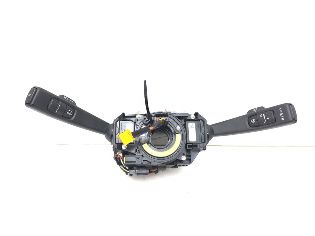 Тубус подрулевой блок переключателей Volvo S60 31394004