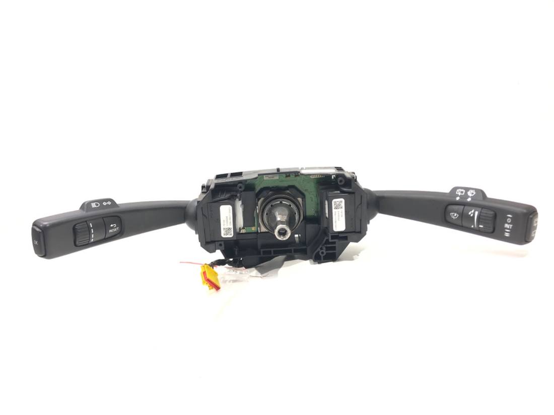 Тубус підрульовий блок перемикачів Volvo V40 31456030
