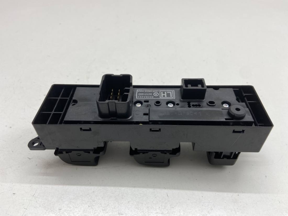 Блок кнопок склопідйомників Mitsubishi ASX 8608A261 — фото деталі 3