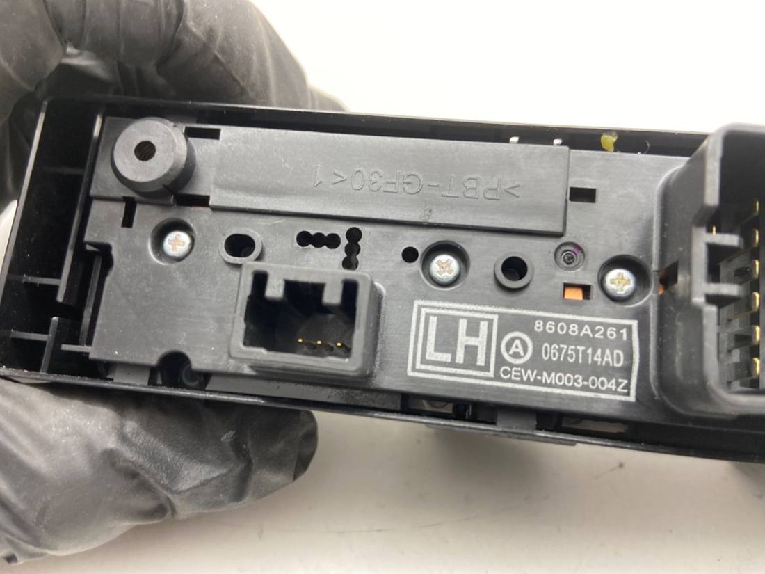 Блок кнопок склопідйомників Mitsubishi ASX 8608A261 — фото деталі 5