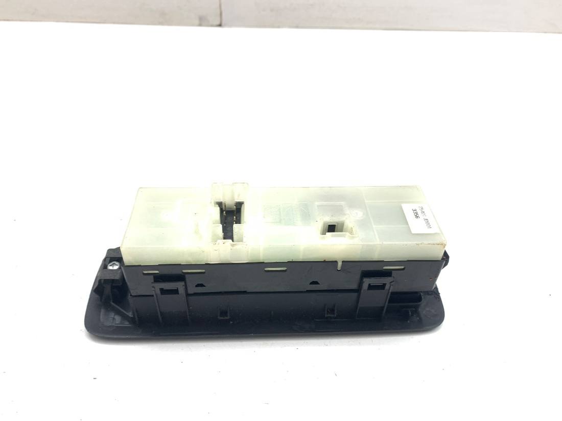 Блок кнопок склопідйомників Nissan Qashqai 25401-JD001 — фото деталі 3